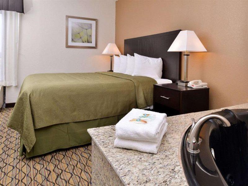 Quality Inn & Suites Matteson Near I-57 Εξωτερικό φωτογραφία