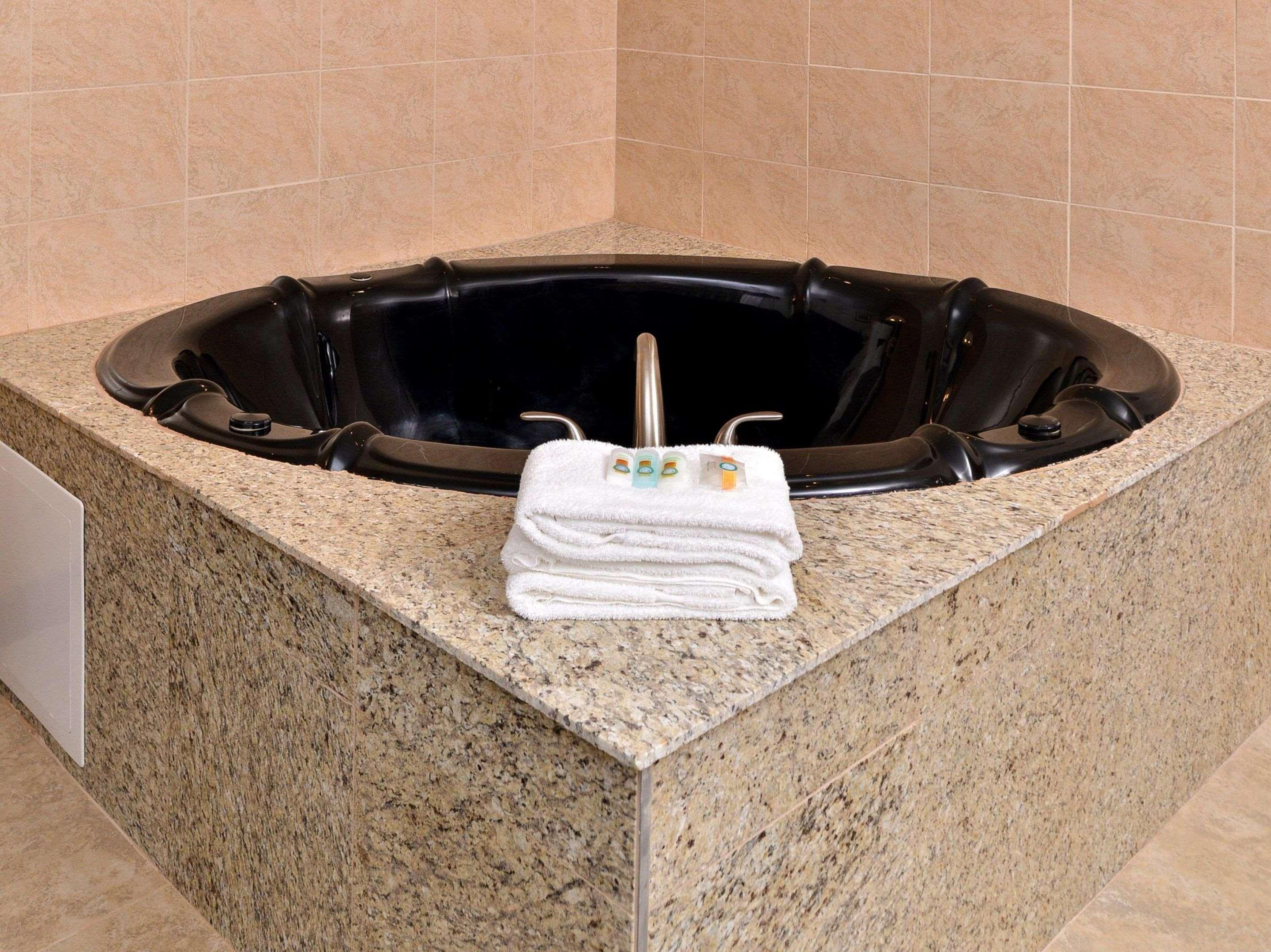 Quality Inn & Suites Matteson Near I-57 Εξωτερικό φωτογραφία