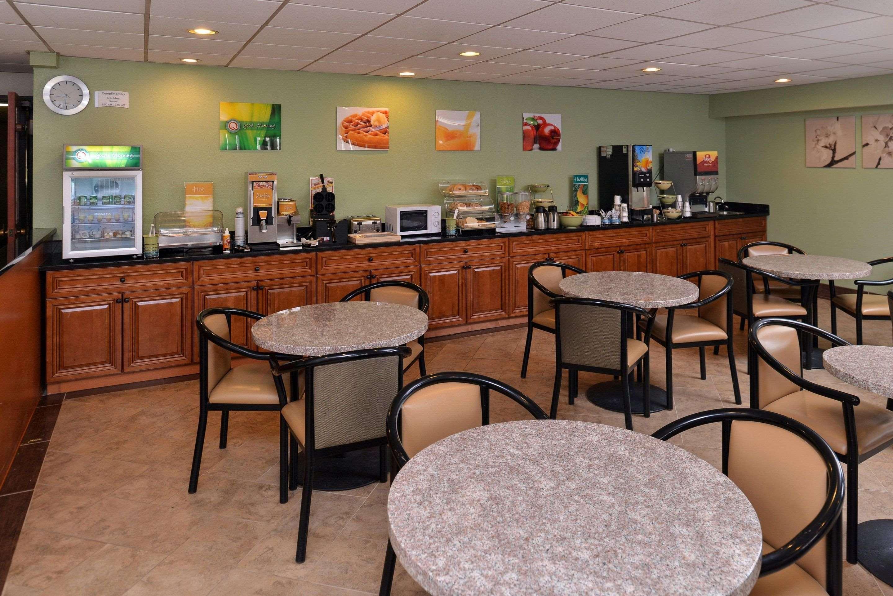 Quality Inn & Suites Matteson Near I-57 Εξωτερικό φωτογραφία