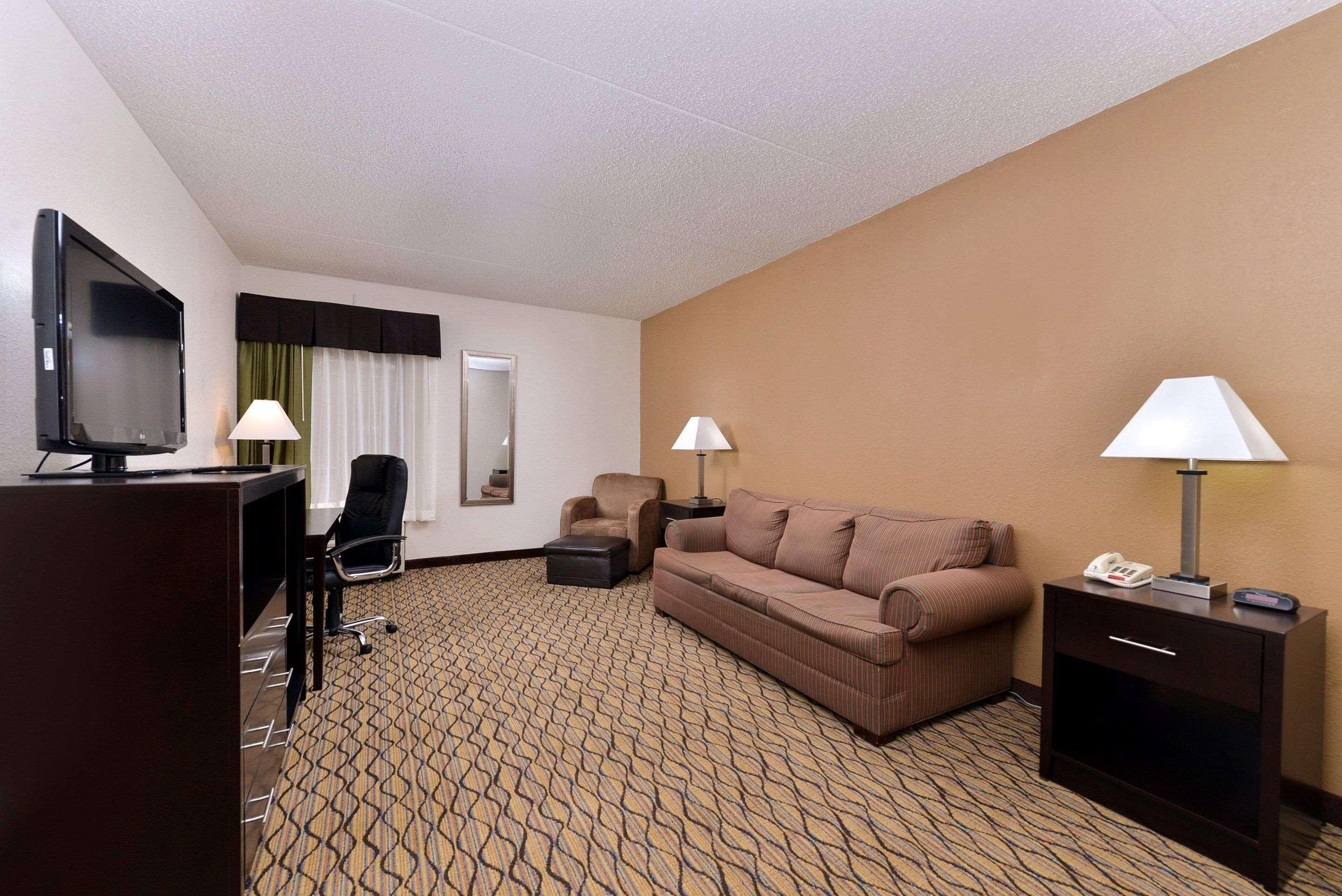 Quality Inn & Suites Matteson Near I-57 Εξωτερικό φωτογραφία