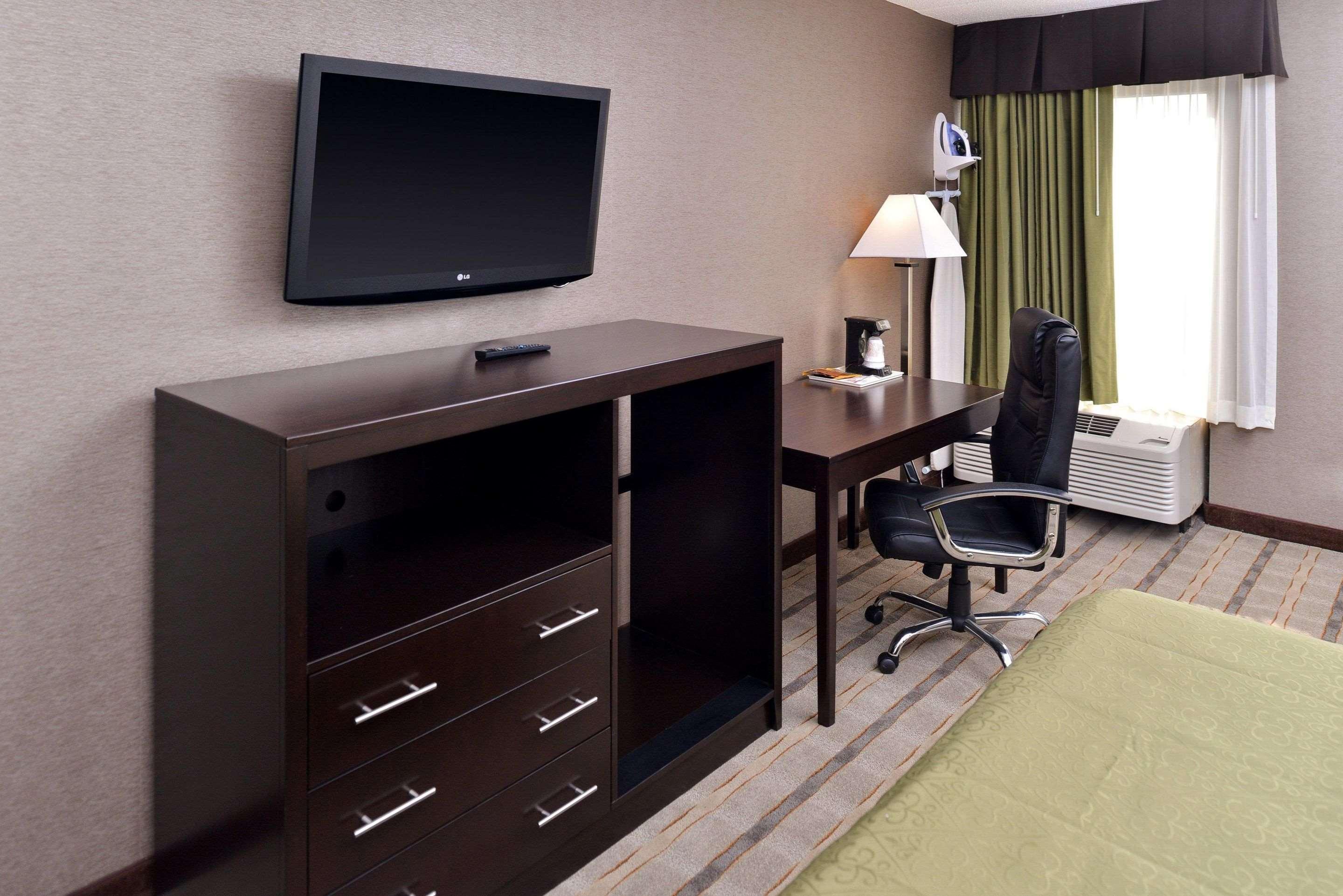 Quality Inn & Suites Matteson Near I-57 Εξωτερικό φωτογραφία