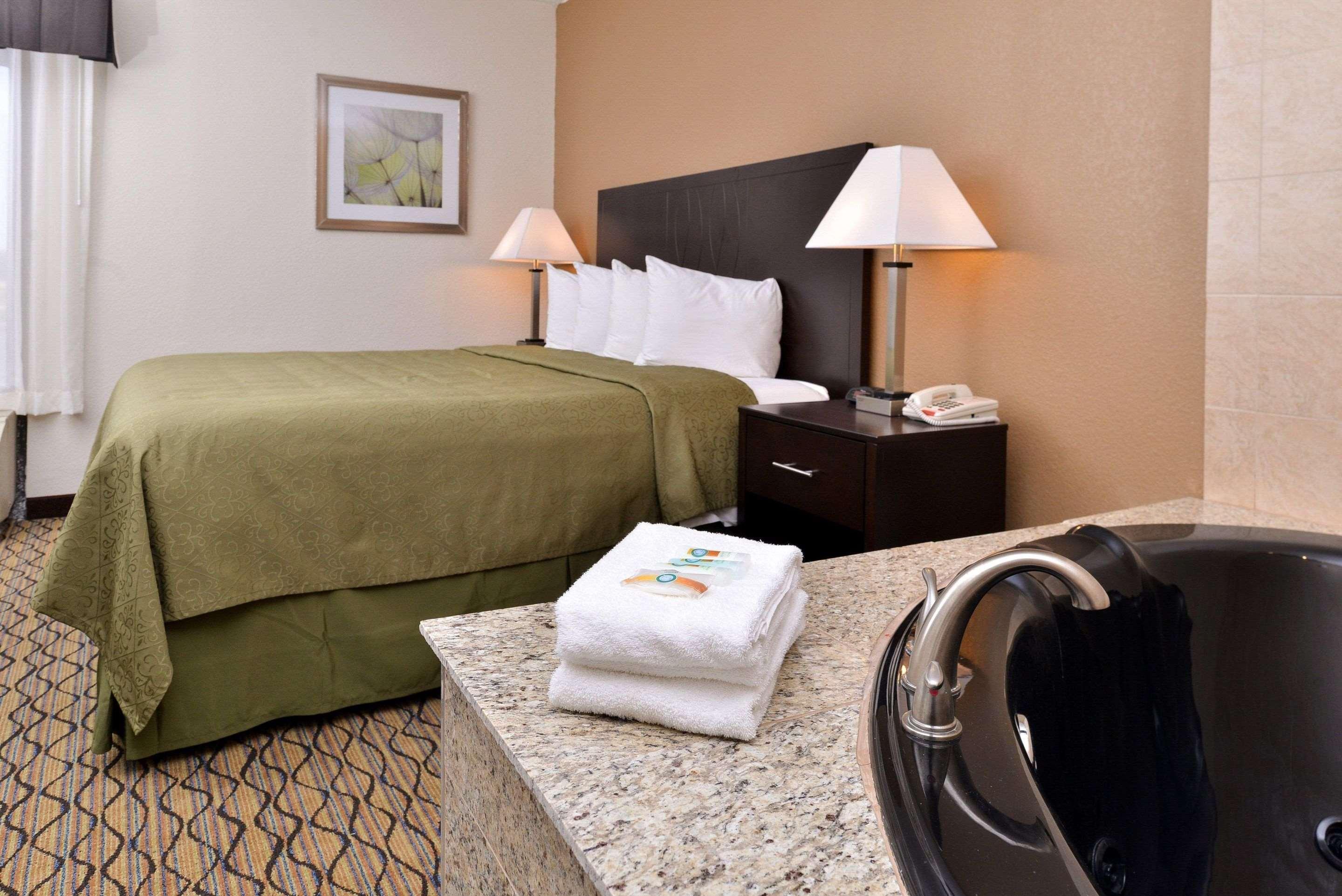 Quality Inn & Suites Matteson Near I-57 Εξωτερικό φωτογραφία