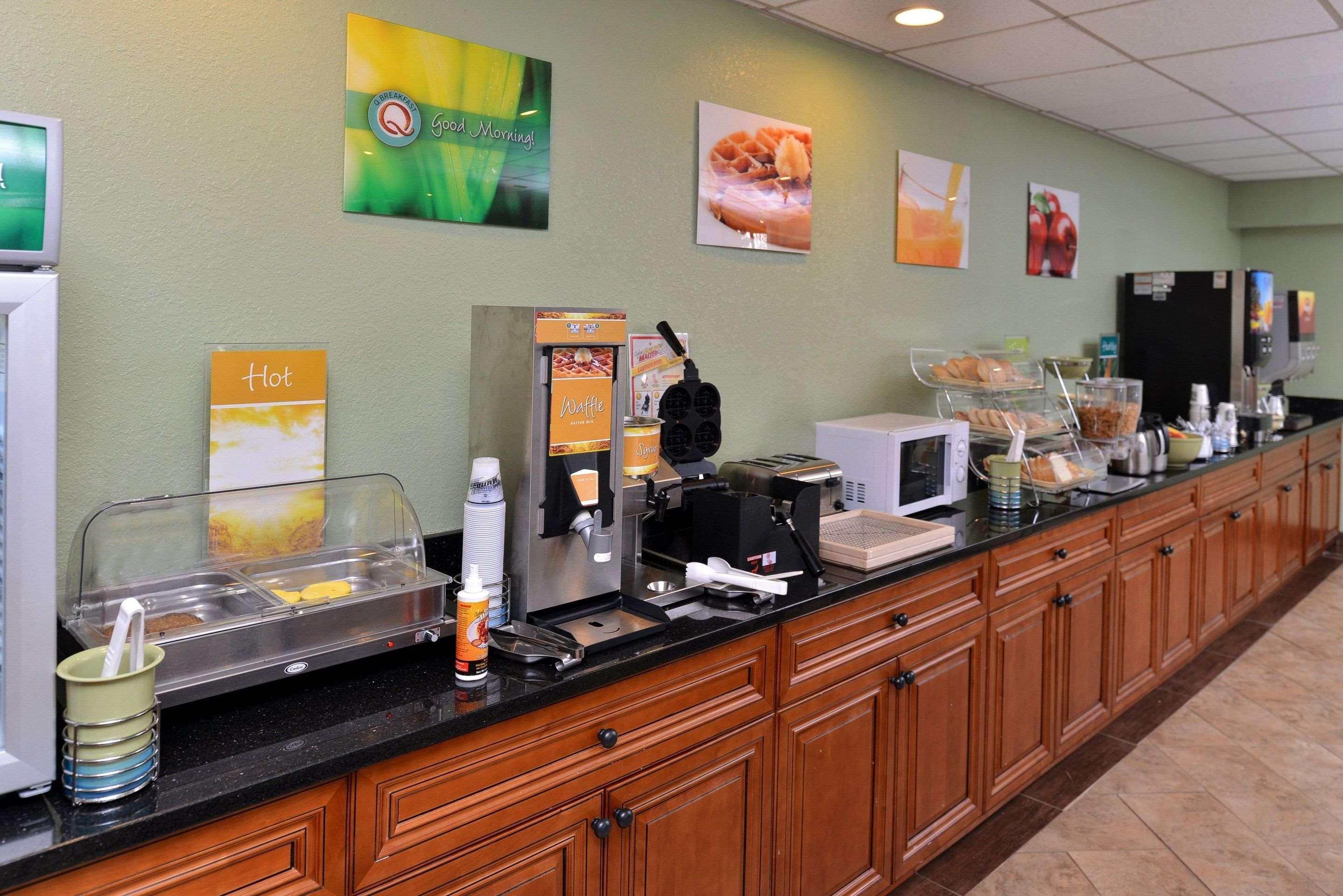 Quality Inn & Suites Matteson Near I-57 Εξωτερικό φωτογραφία