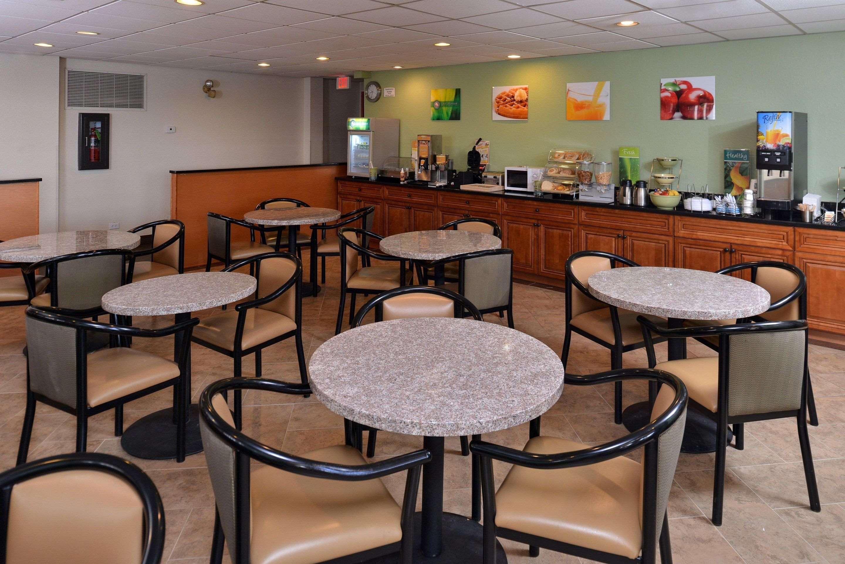 Quality Inn & Suites Matteson Near I-57 Εξωτερικό φωτογραφία