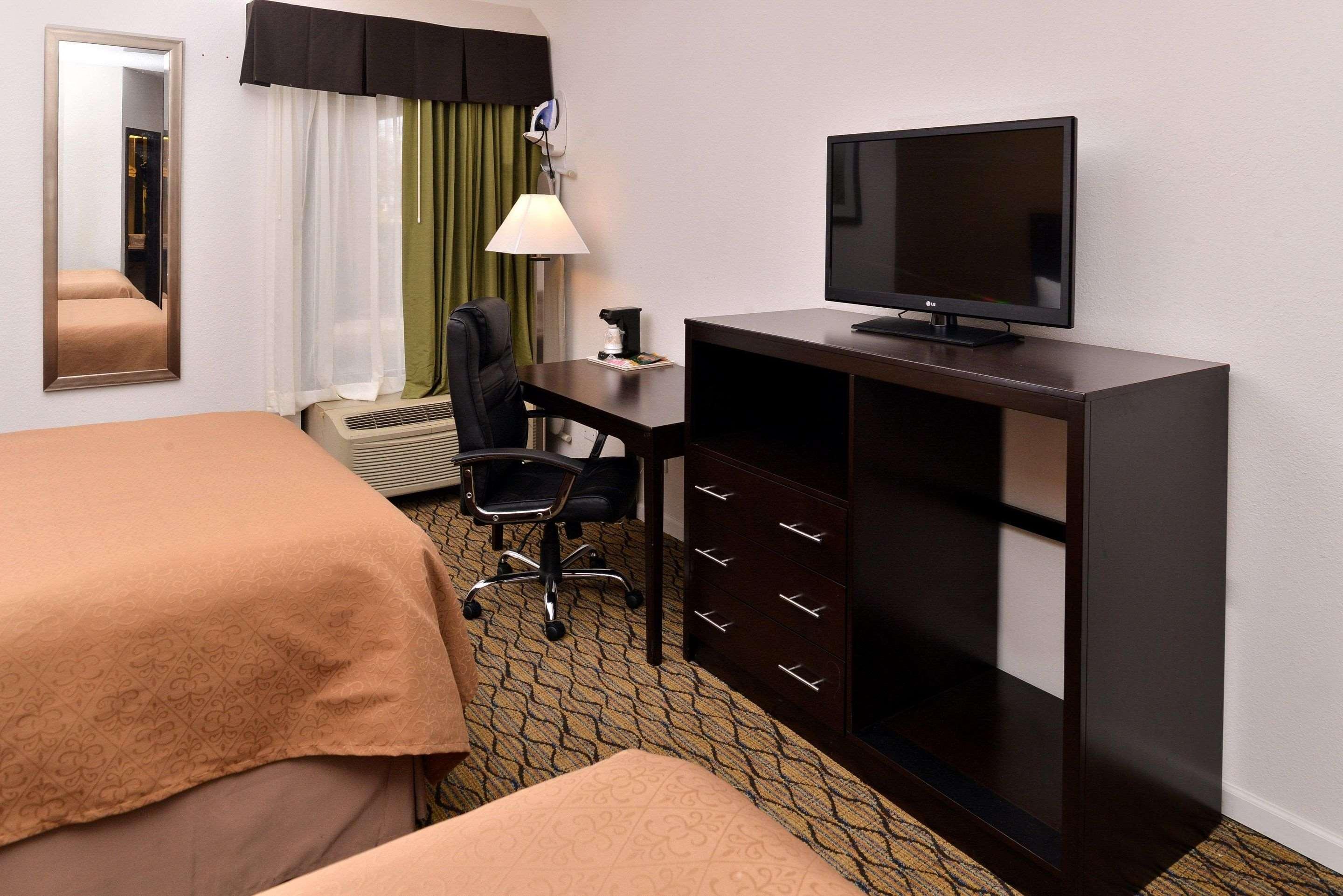 Quality Inn & Suites Matteson Near I-57 Εξωτερικό φωτογραφία
